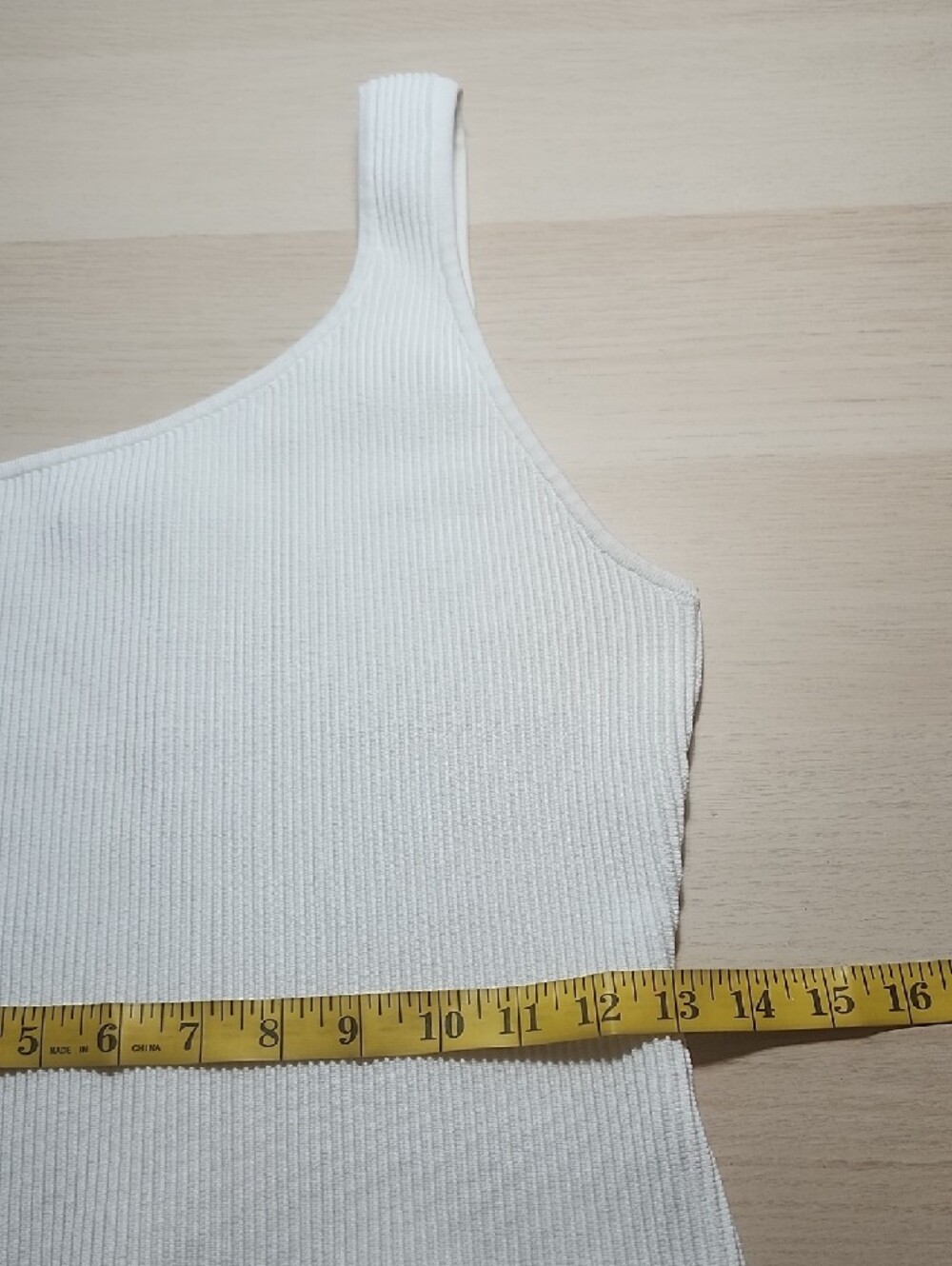 ARITZIA BABATON White Sculpt Knit One-Shoulder Ribbed Crop Top - Picture 9 of 14